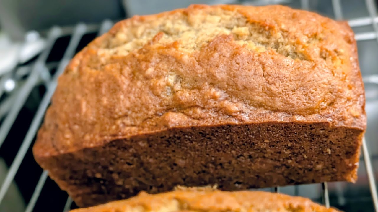 The BEST Banana Bread In Under 10 minutes 