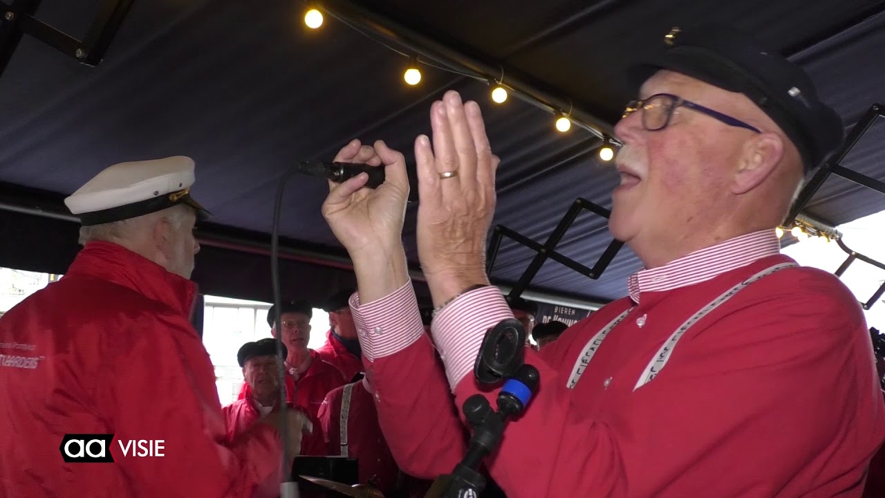 Shantykoor De Oostvaarders opent eerste Bockbierfestival in Almelo