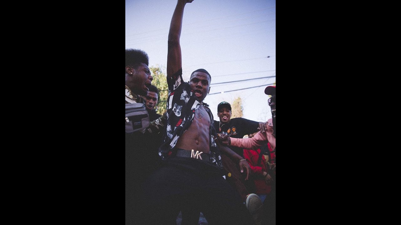 Wild performance On Melrose!!!! @hoolipack show