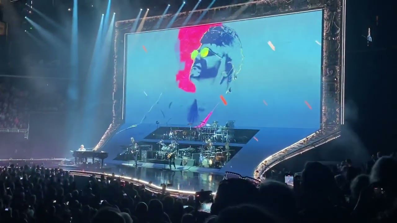 BENNIE AND THE JETS - ELTON JOHN (LIVE AT AMWAY CENTER)