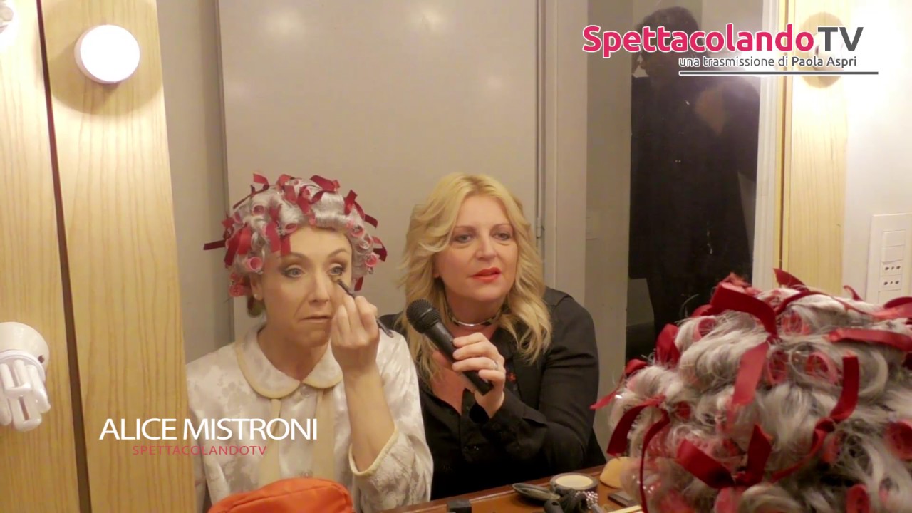 Alice Mistroni in Serial Killer per signora al Teatro Sala Umberto