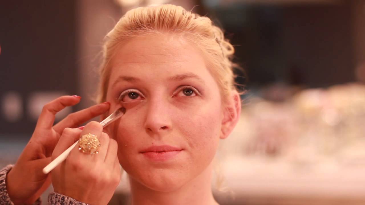 How to Do the Mad Hatter Eye Makeup : Makeup Techniques