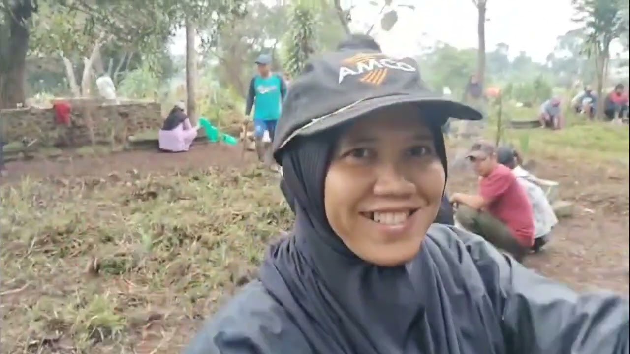 Kerja Bakti di Pemakaman RW 003 Desa Margahurip