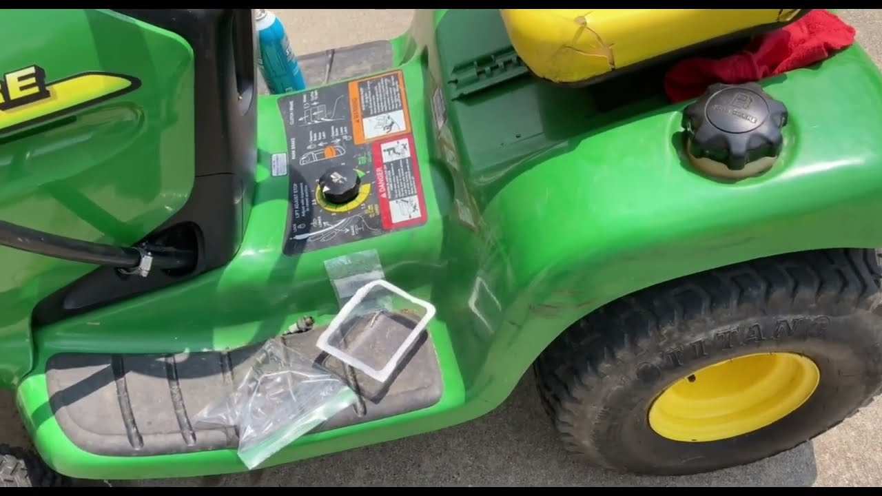 My John deere Lt-133 transmission started to knock. Lets fix it