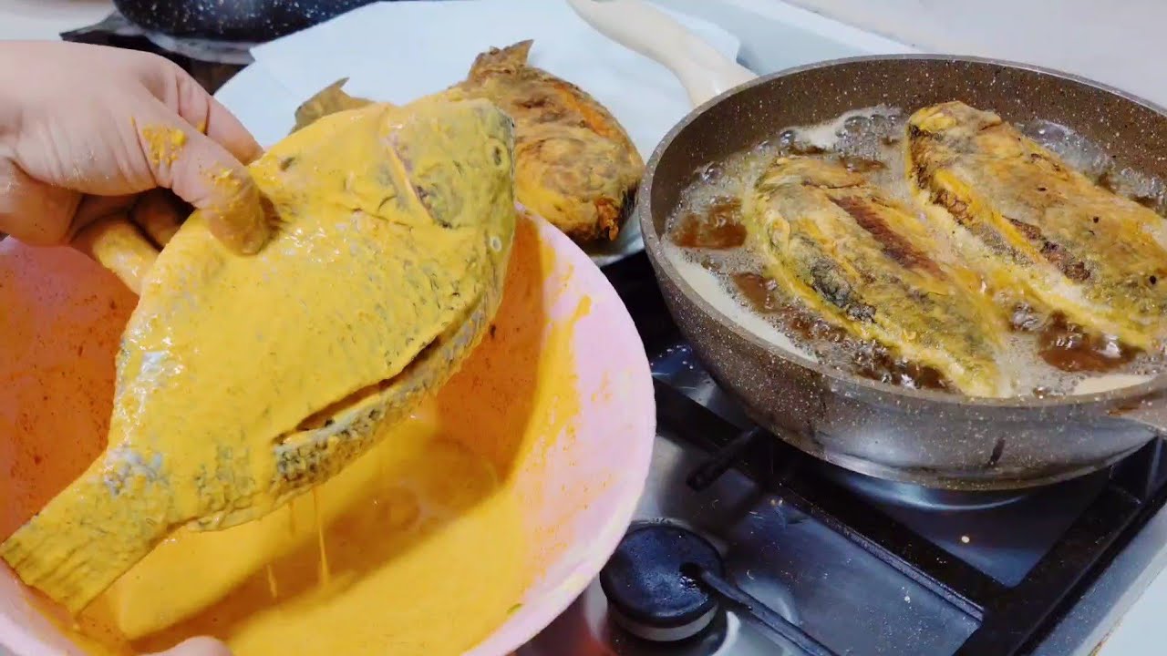 اوعي تكوني لسه بتقلي السمك في الدقيق ⁉️ السمك الذهبي المقرمش 😋  وشويه الأرز بالخلطه كوم تانى 💪