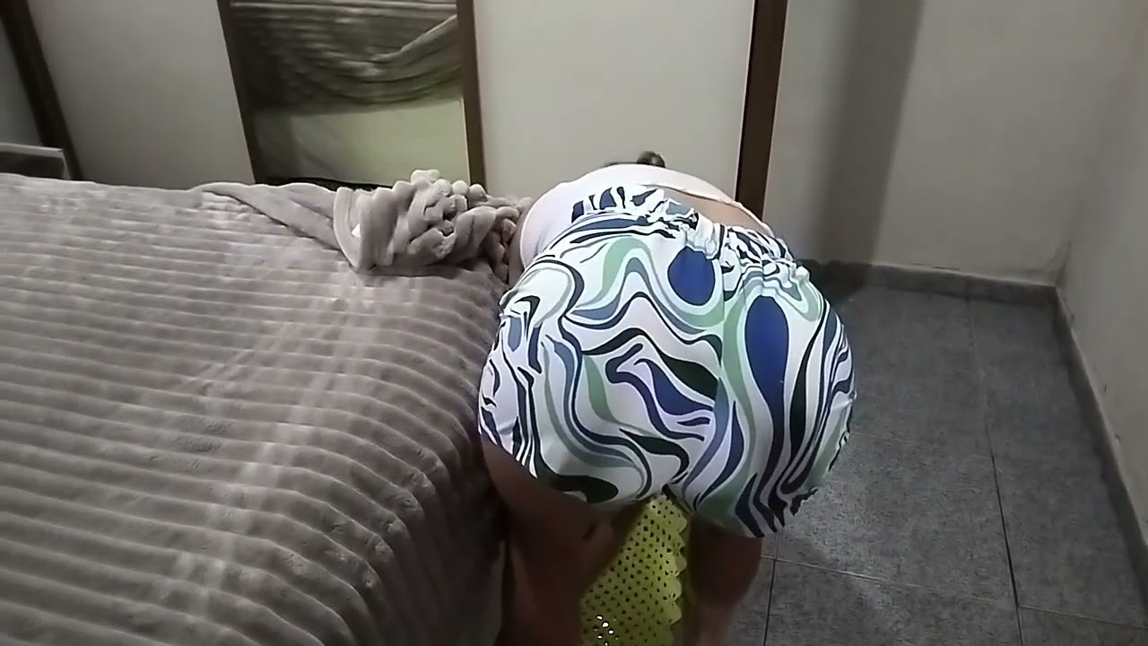 FORRANDO O LENCOL LIMPO NA CAMA