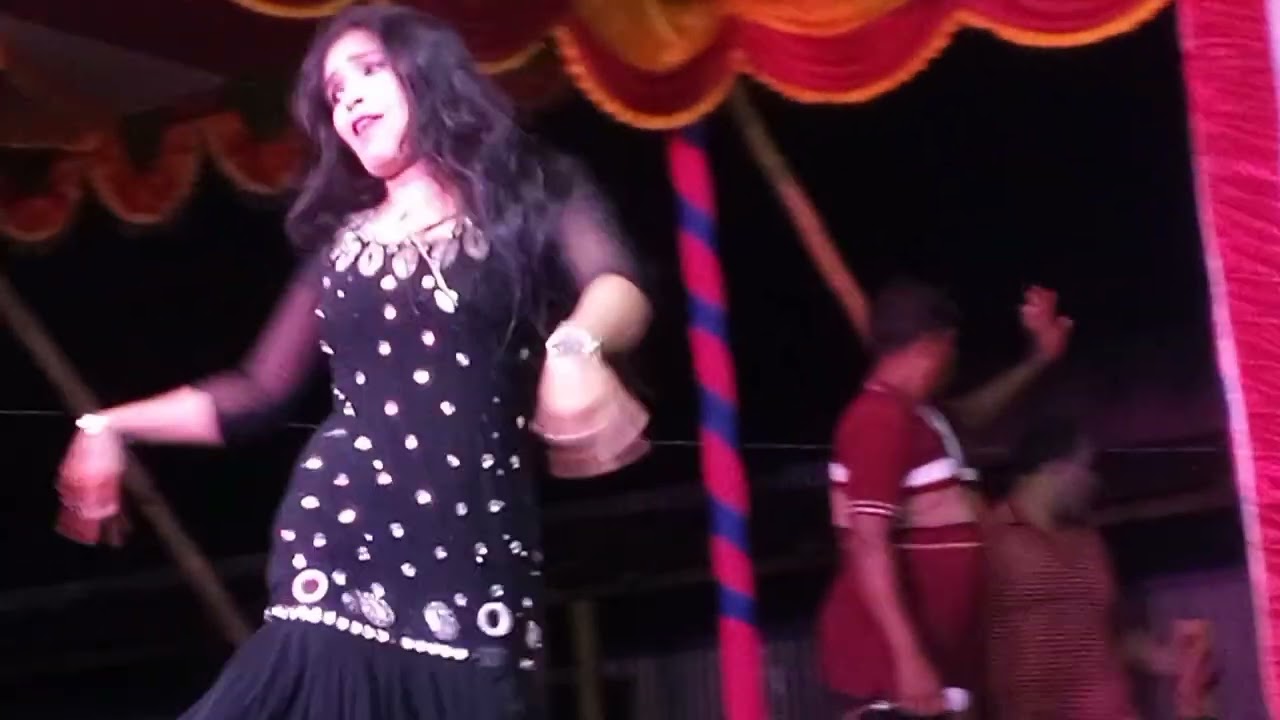 ২০২৫ সালের অস্থির ঝাকানাকা হট ডান্স