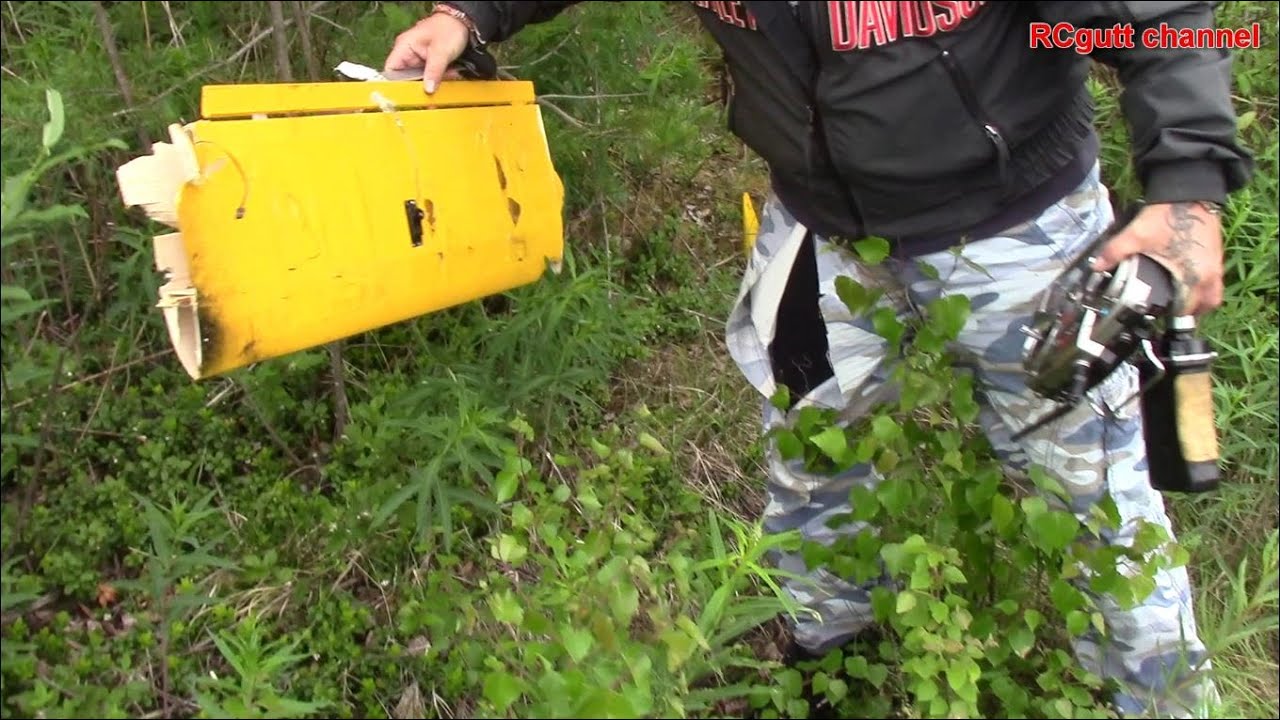 RC flying and a crash in the trees - Sonic .25 - Trex 450 - Spacewalker - 90mm EDF glider