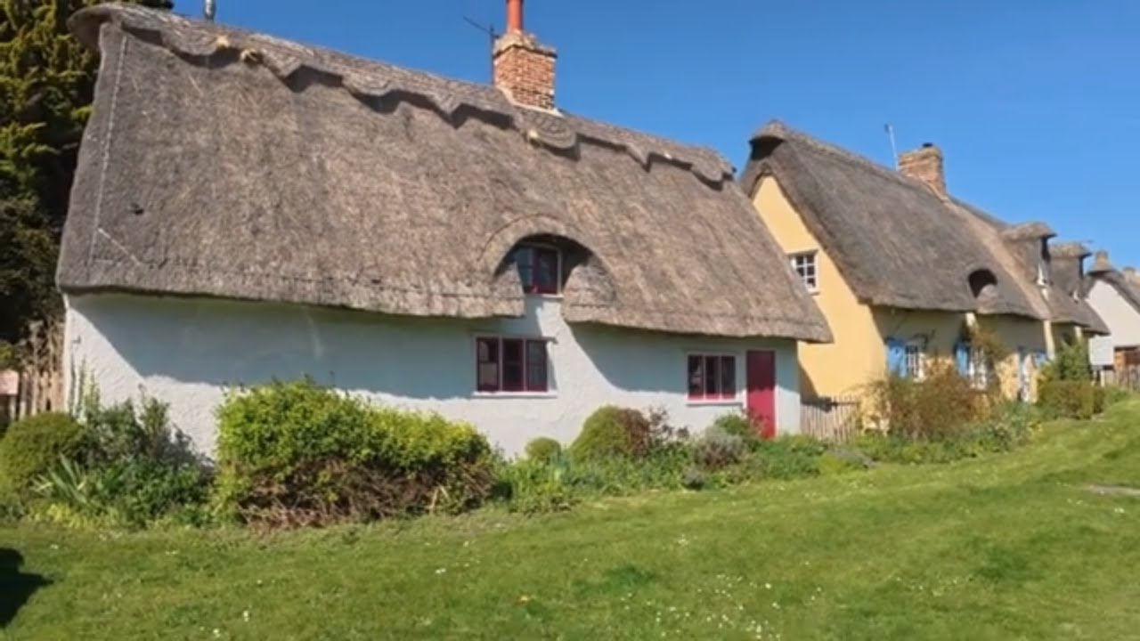 Explore Barrington: A Perfect Walk in the Heart of the English Countryside