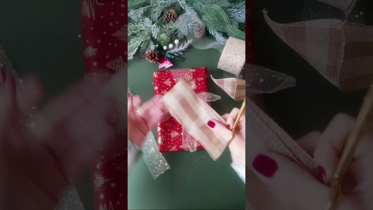 Come usare i nastri per confezioni regalo natalizie