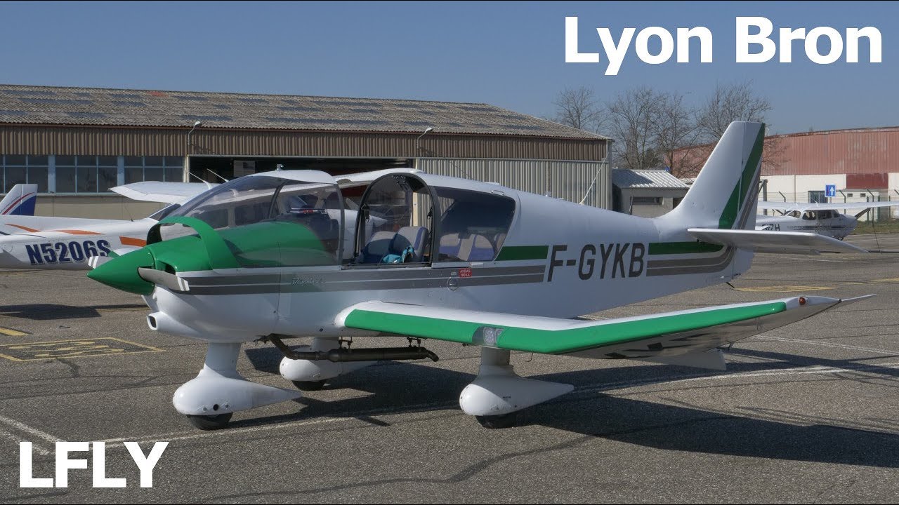 DR 400 atterrissage Lyon Bron - LFLY - Landing Lyon Bron LFLY