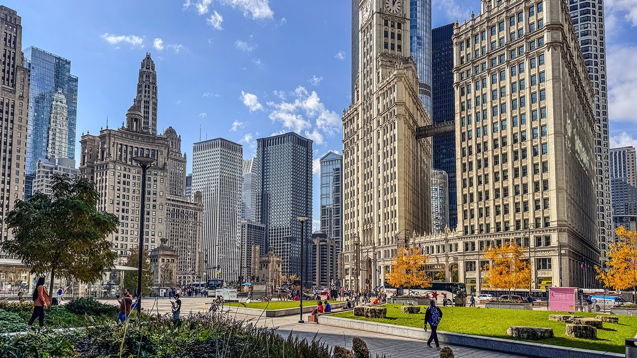 A Walk Down the Magnificent Mile, Chicago | 4K HDR