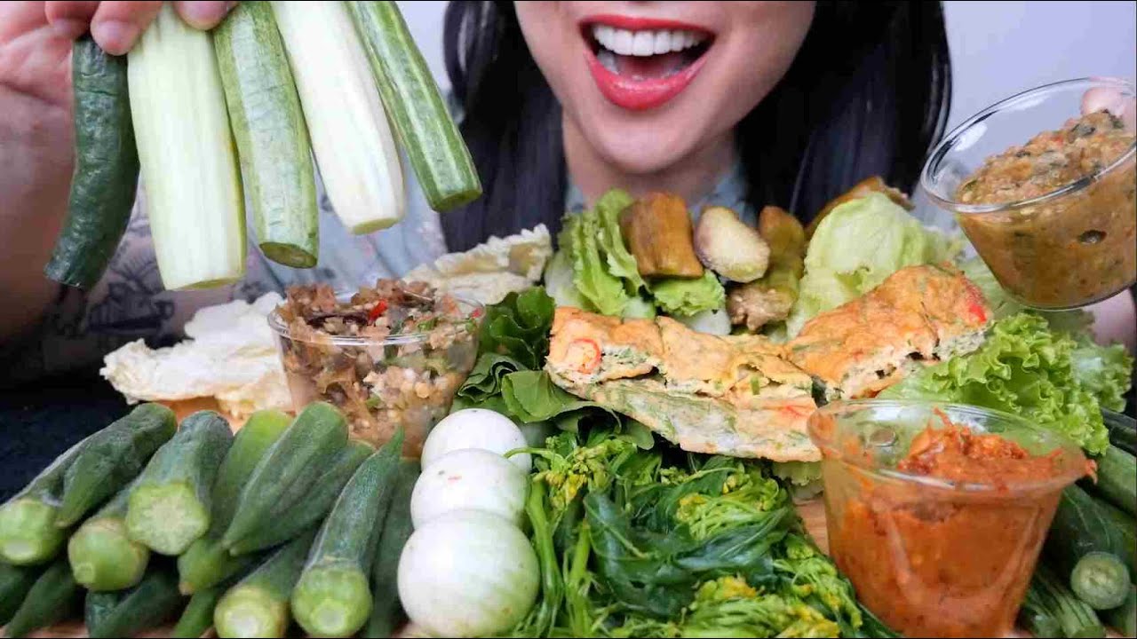 VEGGIE PLATTER WITH SPICY THAI DIPPING SAUCE (ASMR EATING SOUNDS) LIGHT WHISPERS | SAS-ASMR