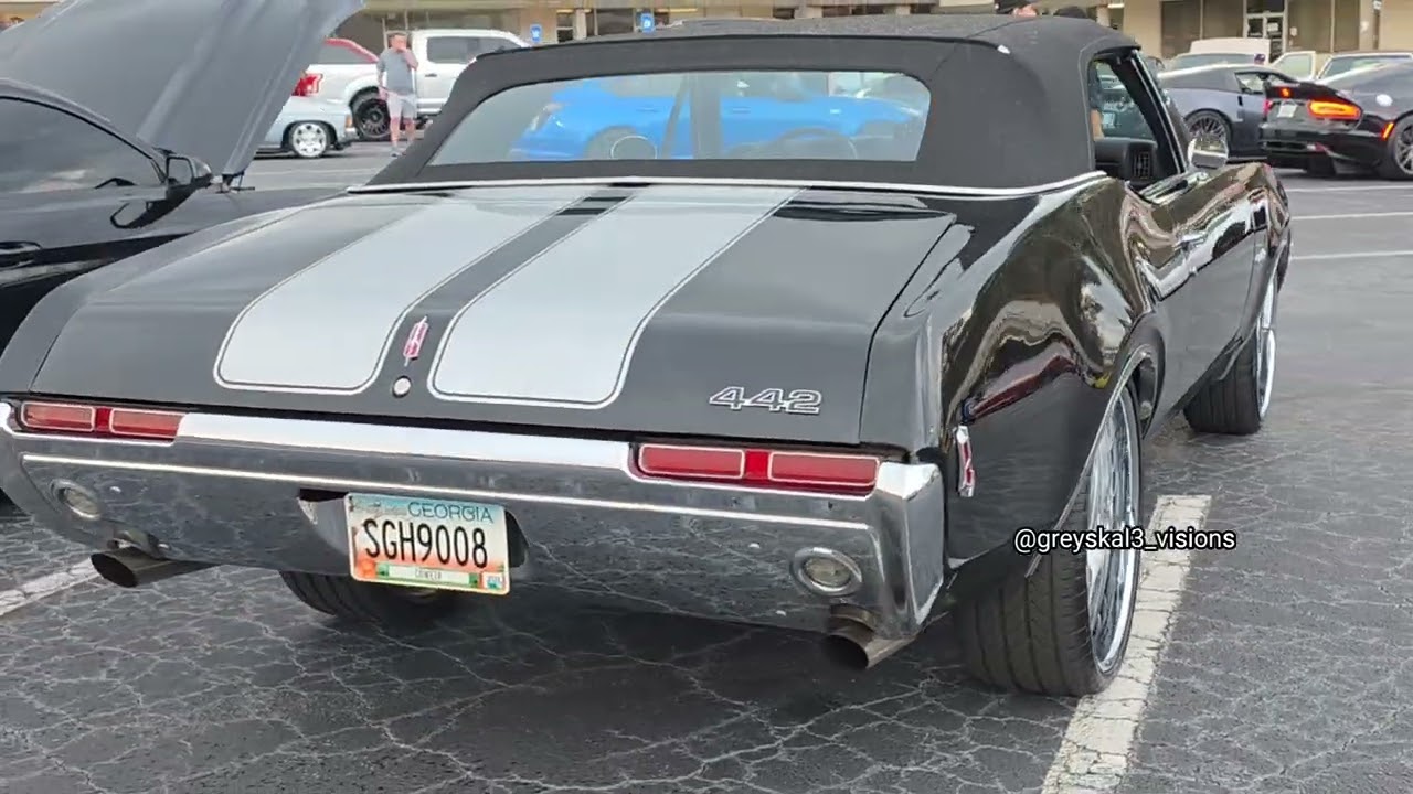 Interior goin crazy in this Oldsmobile Cutlass 