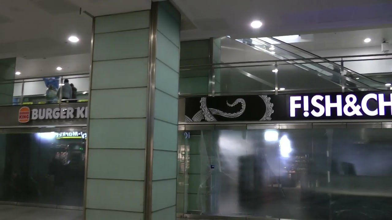 Umbau der Ladenstra&szlig;e im Bahnhof Friedrichstra&szlig;e,  Teil 1, 10.11.2025