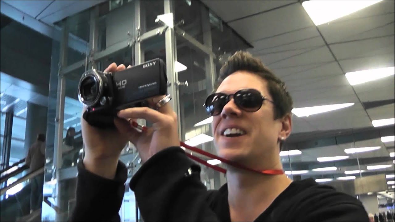 Il Divo in Moscow aeroport, Vnukovo, 28 september 2012.wmv