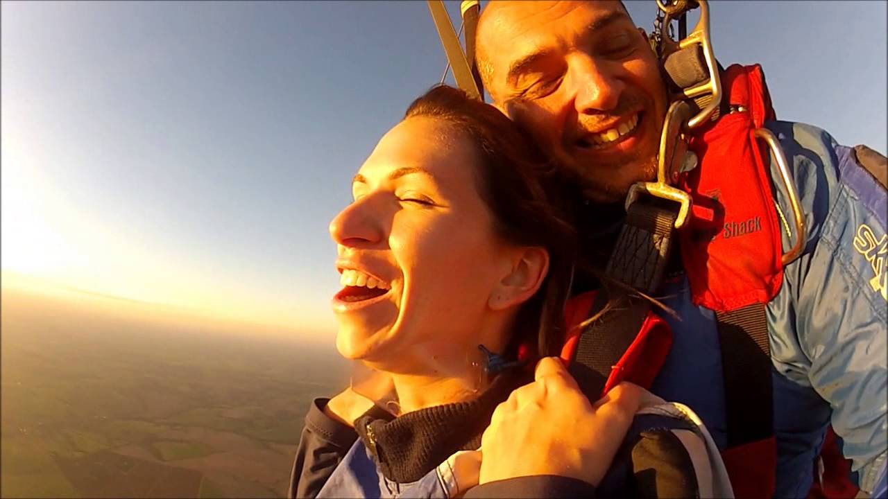 Pedido de namoro de paraquedas