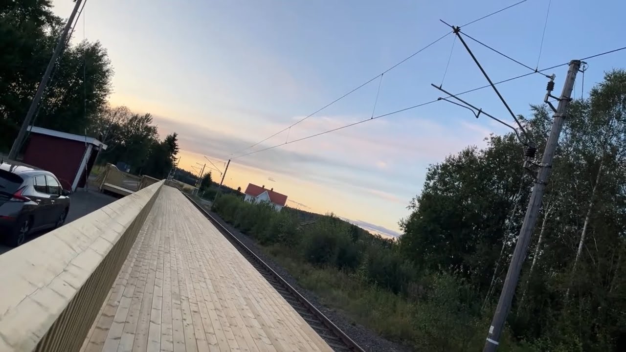 Random Railroad crossing / Train stops / Station Live 61 (will we see any trains tonight…?)