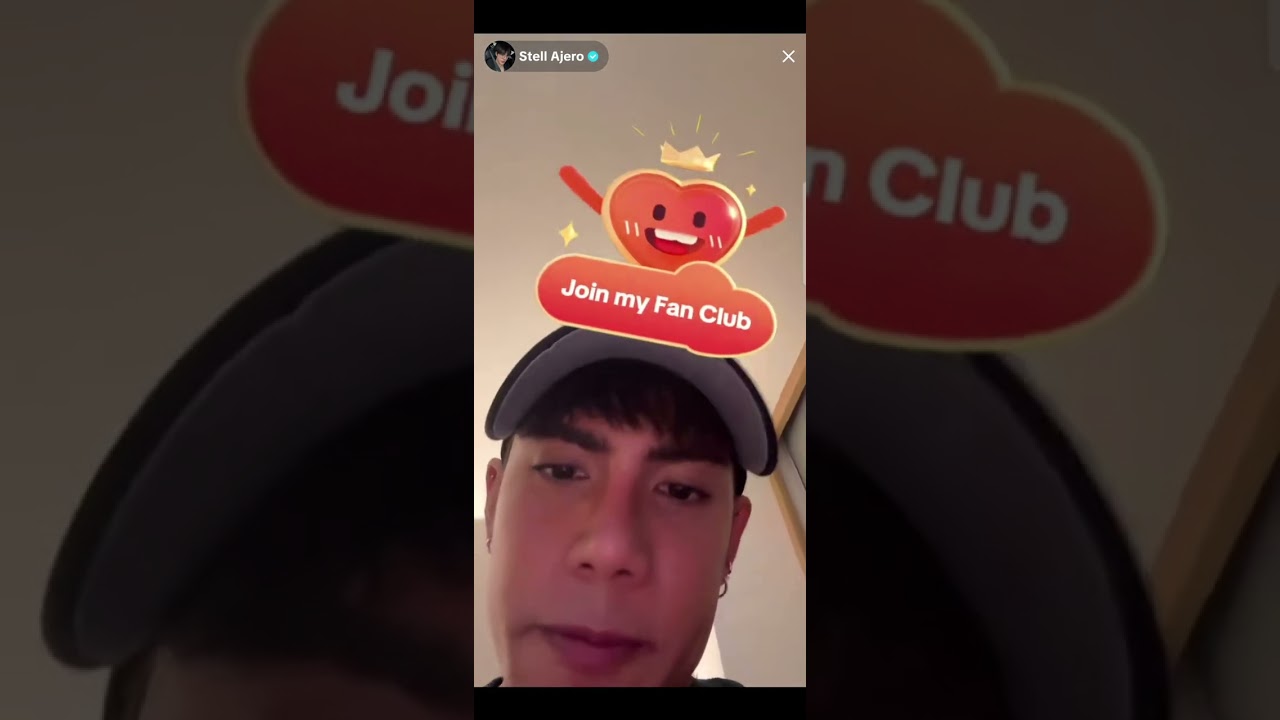 A clip from Stell's Tiktok Live. 