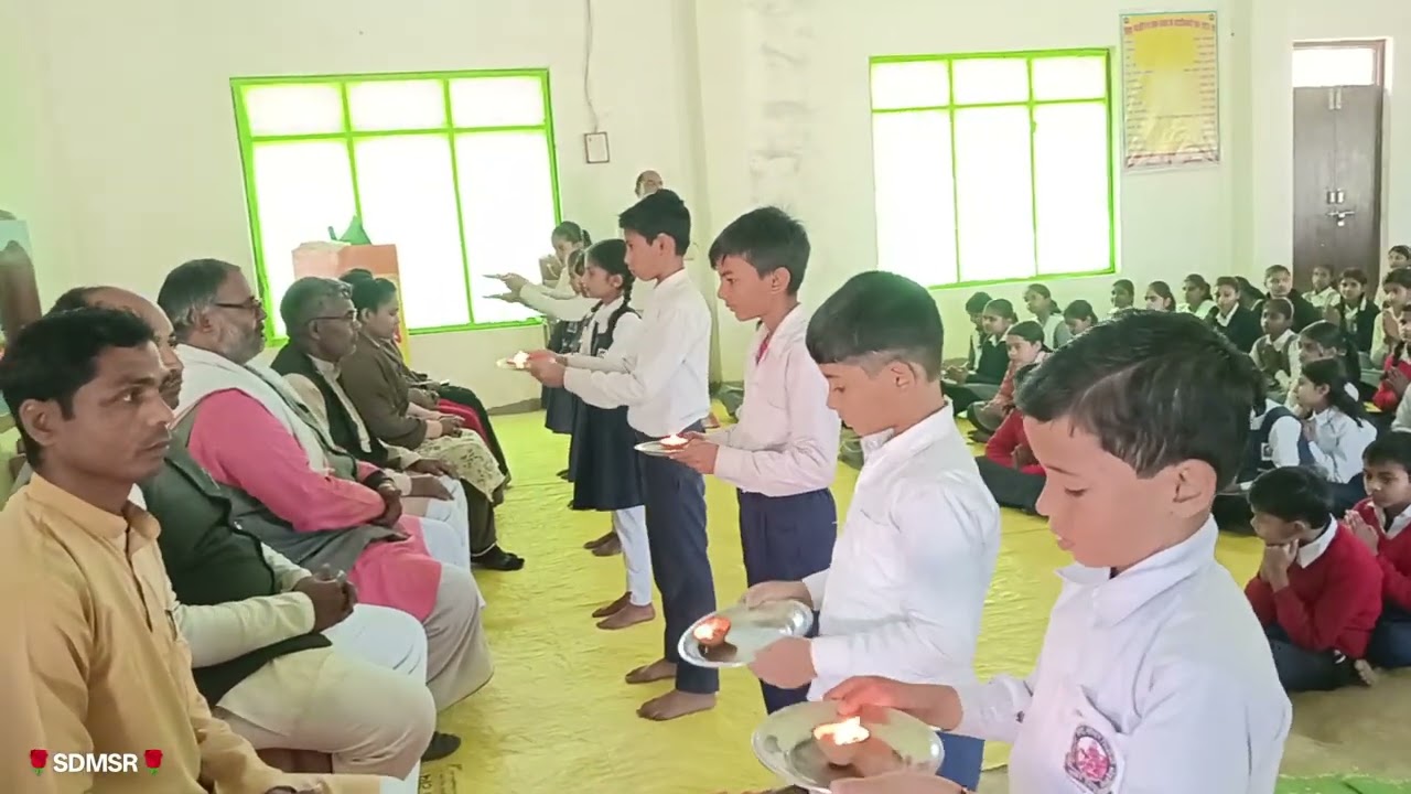 14 फरवरी को सरस्वती शिशु मंदिर इण्टरमीडिएट कालेज सिंहौली कोइरीपुर सुल्तानपुर में माता – पिता की पूजा
