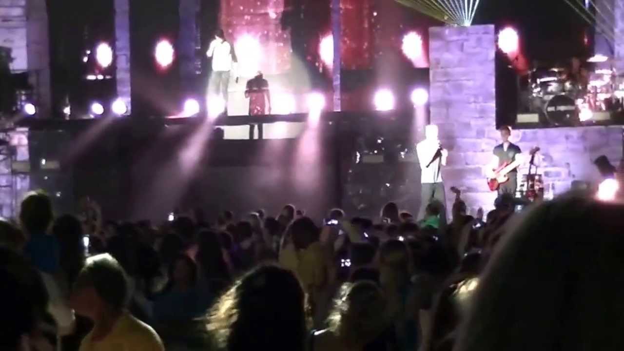 One Direction - Nikon Jones Beach   6-29-13     Part 1