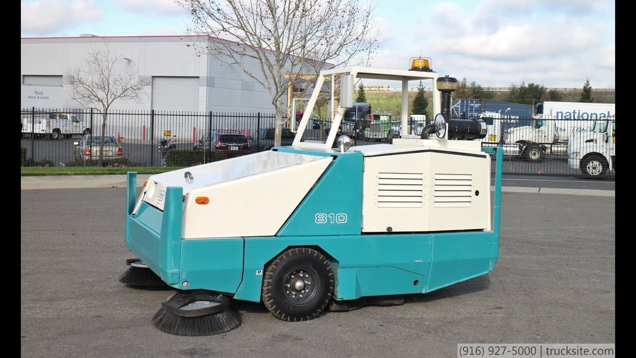 Tennant 810 Industrial Gas Sweeper for sale