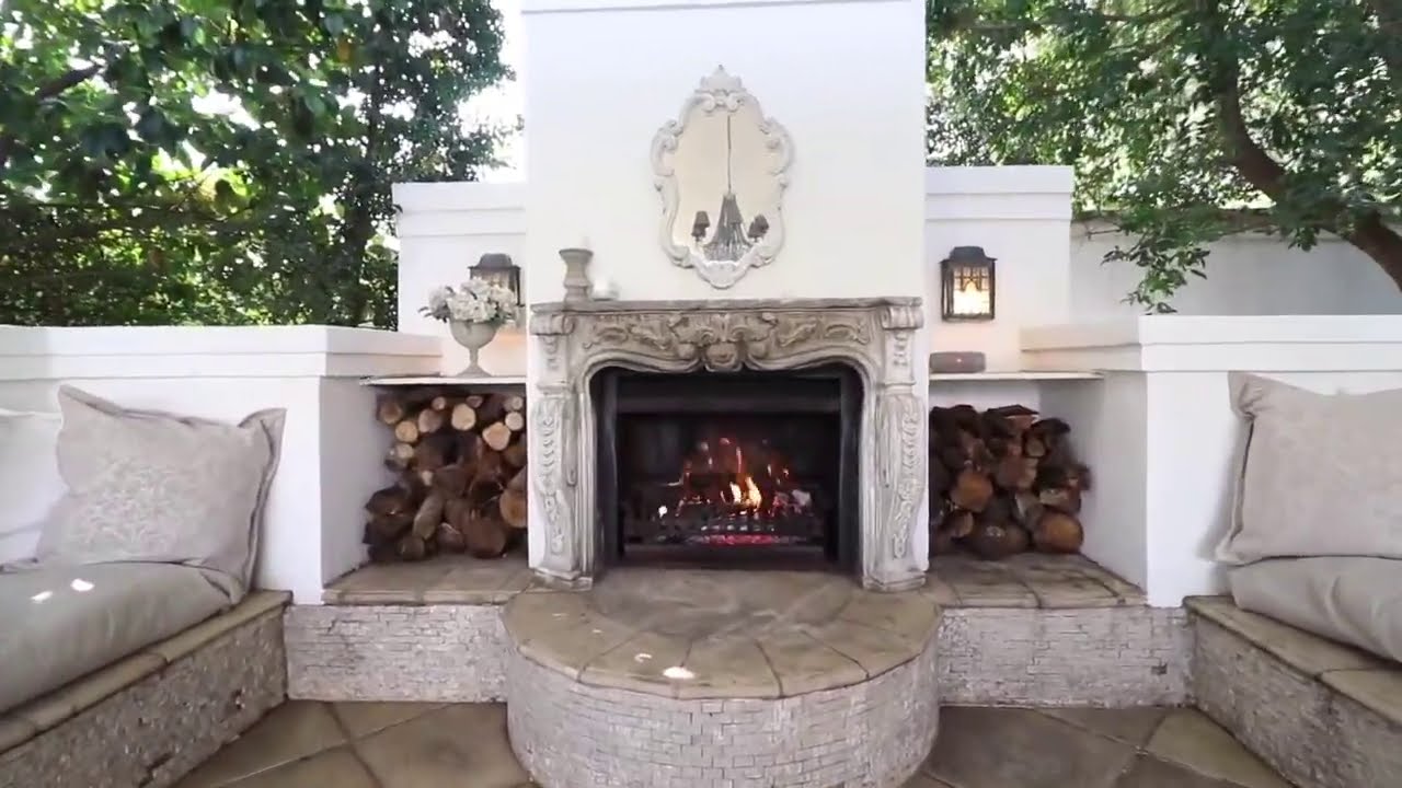 A Georgian inspired residence that offers the pinnacle of Bryanston lifestyle living