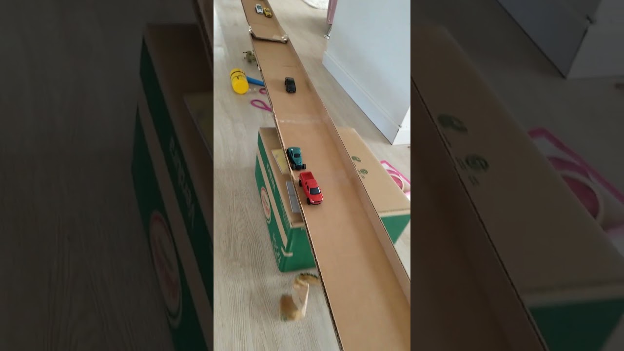 Hot Wheels Pista de Carton