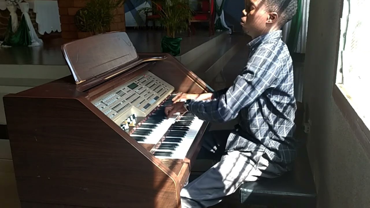 BWANA UTUHURUMIE - MISSA YA KRISTU MFALME || B. MINGWA
