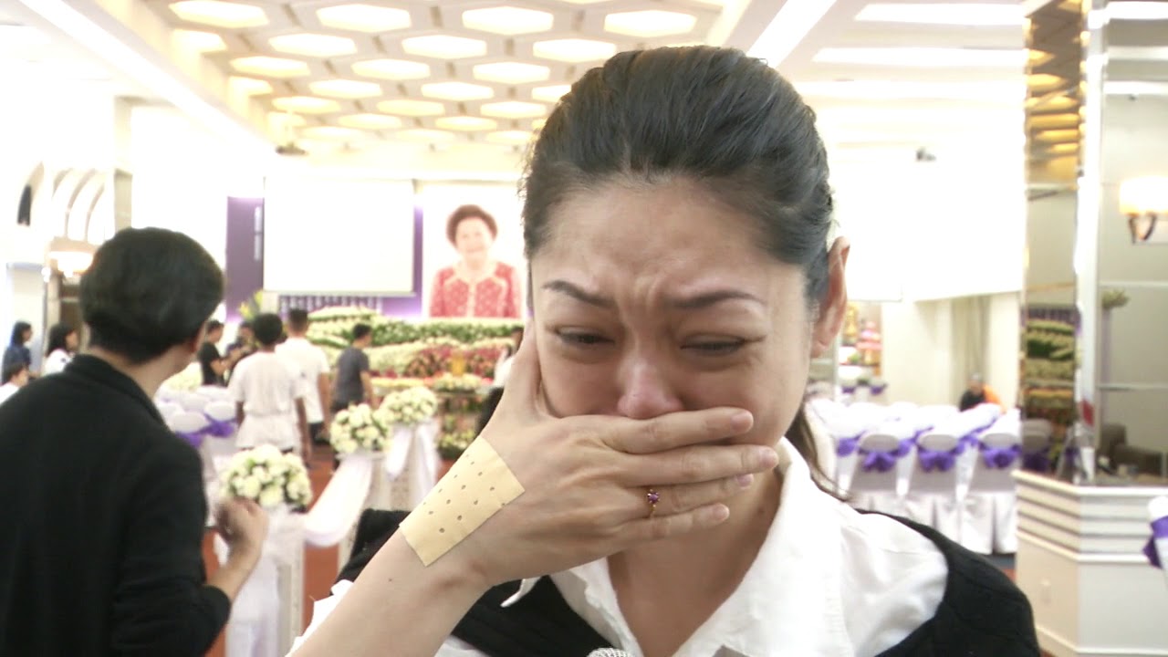 黎明姨吉隆坡设灵首日 粉丝送别亲友泪如雨下