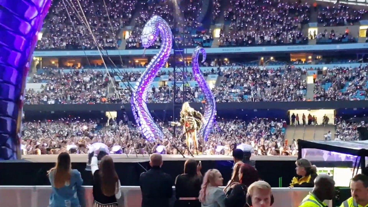 Taylor Swift - Dancing With Our Hands Tied (acoustic) Manchester, Uk - Fri 08/06/18