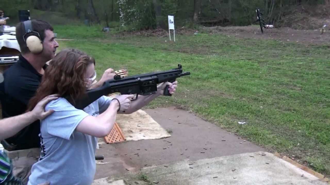 Chick Shoots A HK-51 Bravo Beltfed
