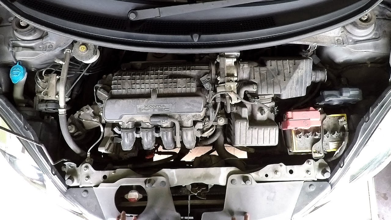 Engine Bay Detailing : Honda Brio 2014