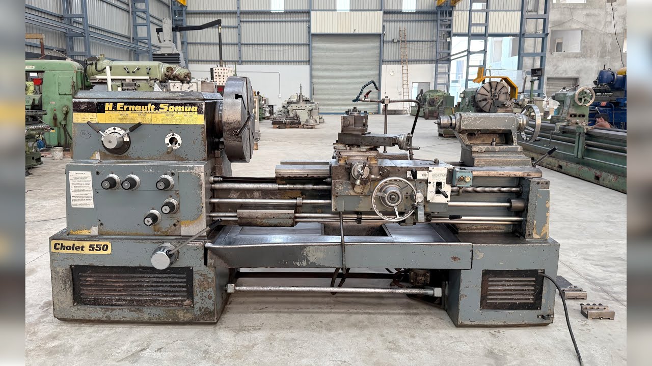 Gap-Bed Type Lathe Machine - H. Ernault Somua France - 1100 mm Job Length