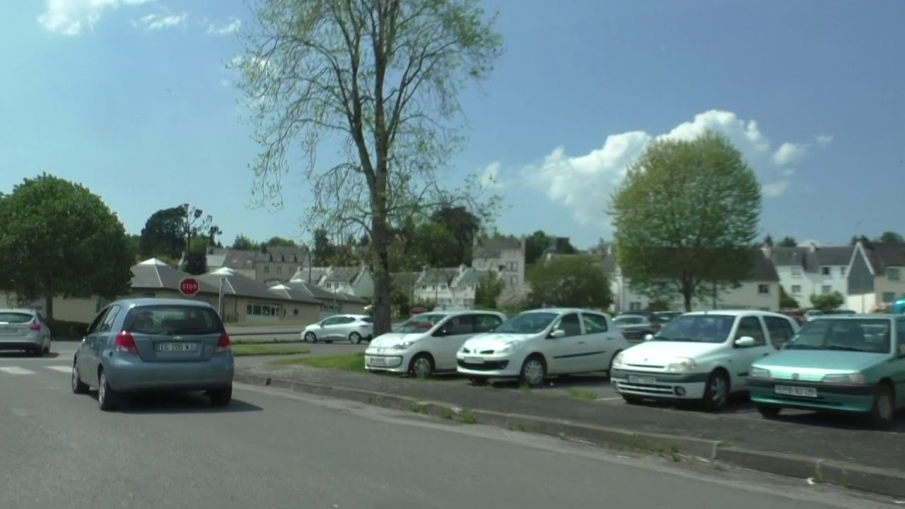 Driving Through 29150 Châteaulin, Finistère, Brittany, France 7th May 2018