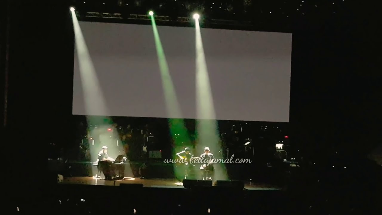 Tulus - Cinta Jangan Kau Pergi (Sewindu Tour KL)