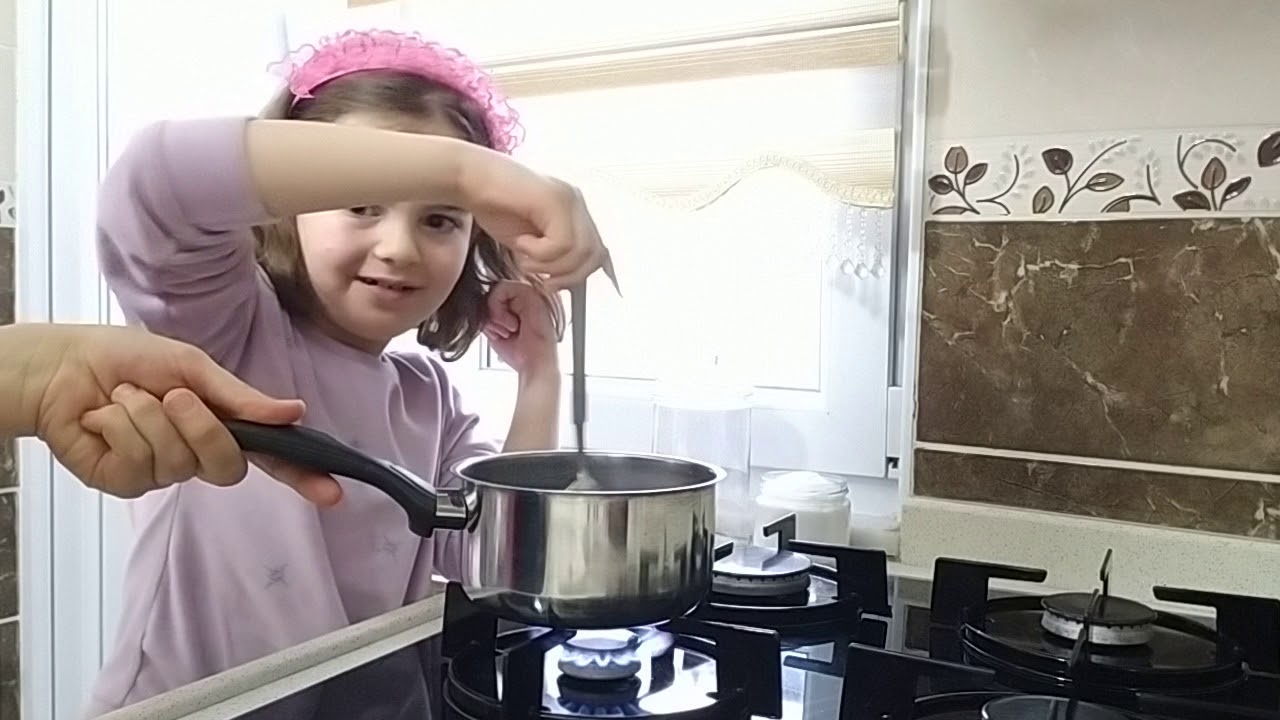 evde 🍭 şeker yapımı.&ccedil;ocuklarla eğlenceli cam şeker yapımı ve s&uuml;slemesi
