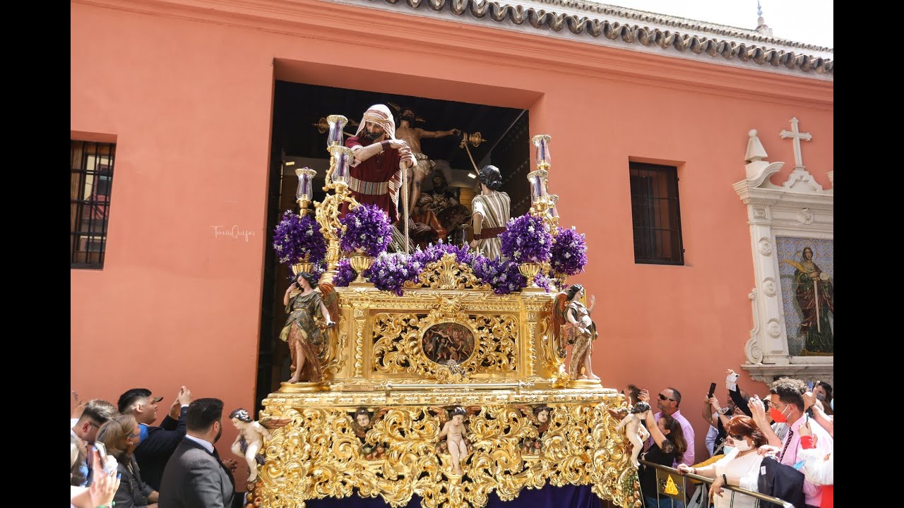 Salida del misterio de la Exaltación de Santa Catalina | Semana Santa Sevilla 2022