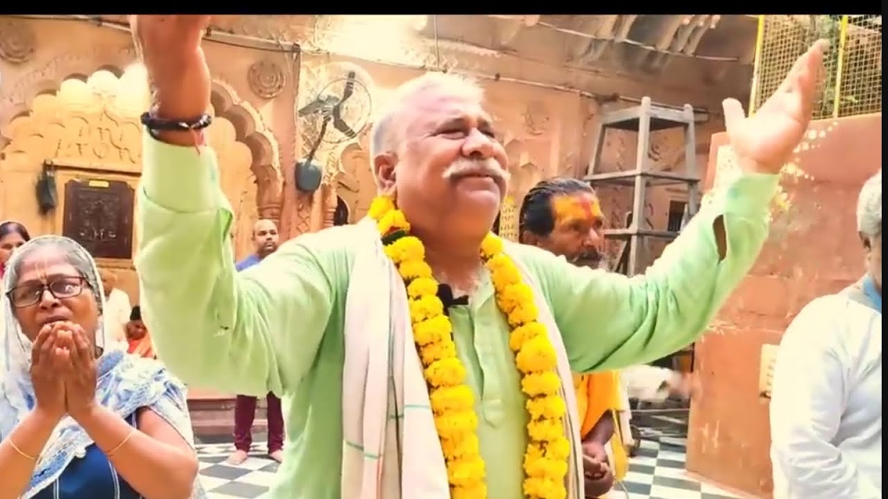 राधा रानी के भक्त रो-रो कर सुनाते हैं ब्रज के दोहे सवैया ||  Shri radhavallabh mandir men dohe PART3