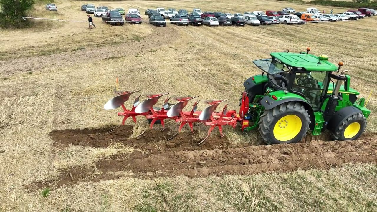 Ploegwedstrijd Lanty(Frankrijk) met Claas, New Holland en John Deere 6R met VARIA MASTER