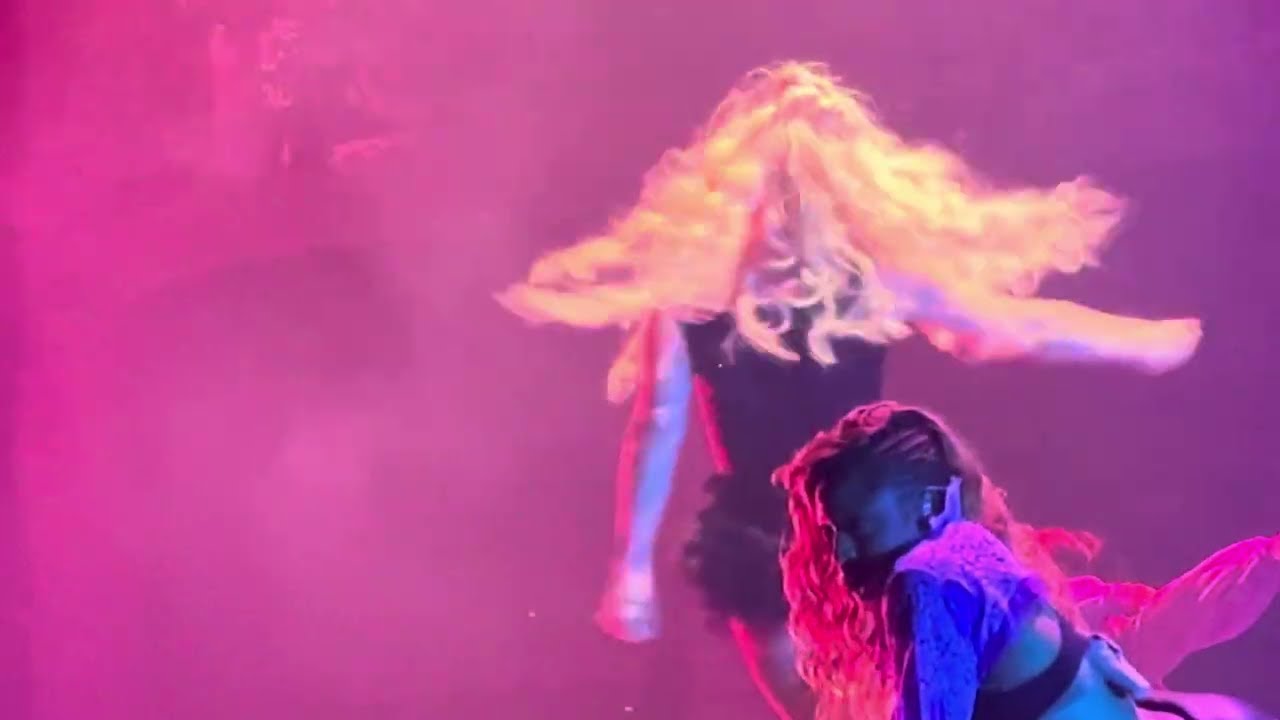 Lady Gaga – The Mayhem Ball (Chicago) | Applause + Just Dance