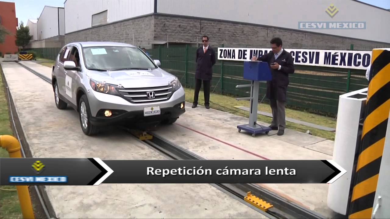 Low-speed crash test 2014 Honda CRV