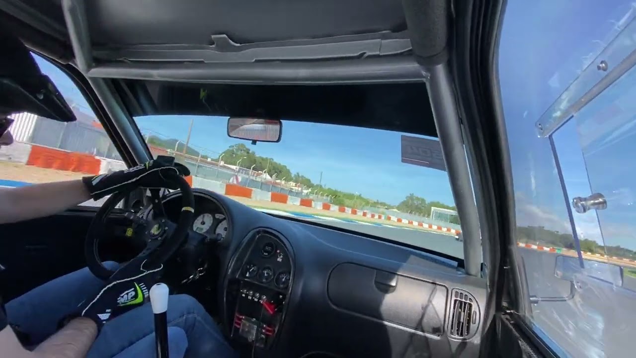 Track Day Estoril Citroen Saxo CUP S1600 - João Ricardo