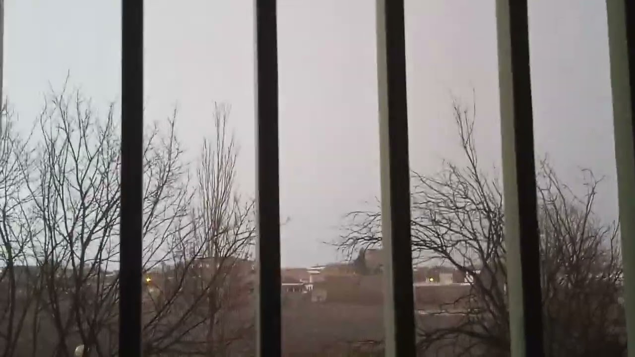 Chubasco convectivo con posibilidad de rayos y truenos al atardecer en Manzanares 5 febrero de 2026