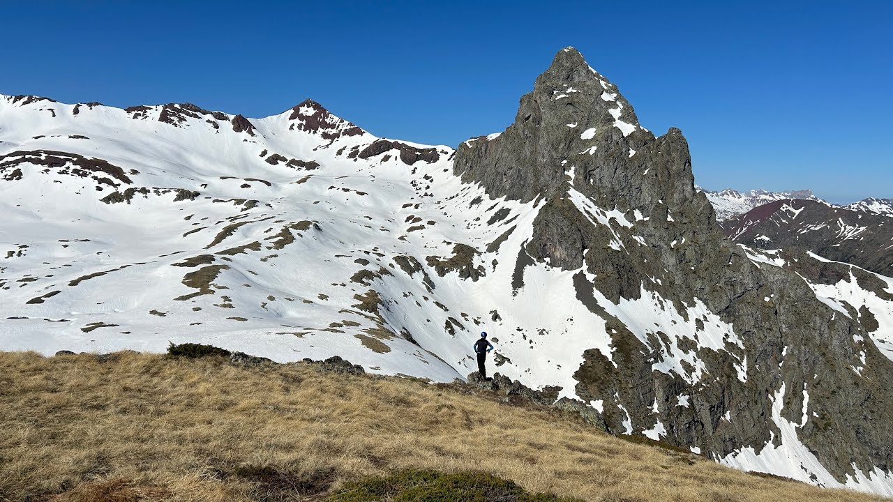 Vertice de Anayet con esquís. Esquí de travesía.