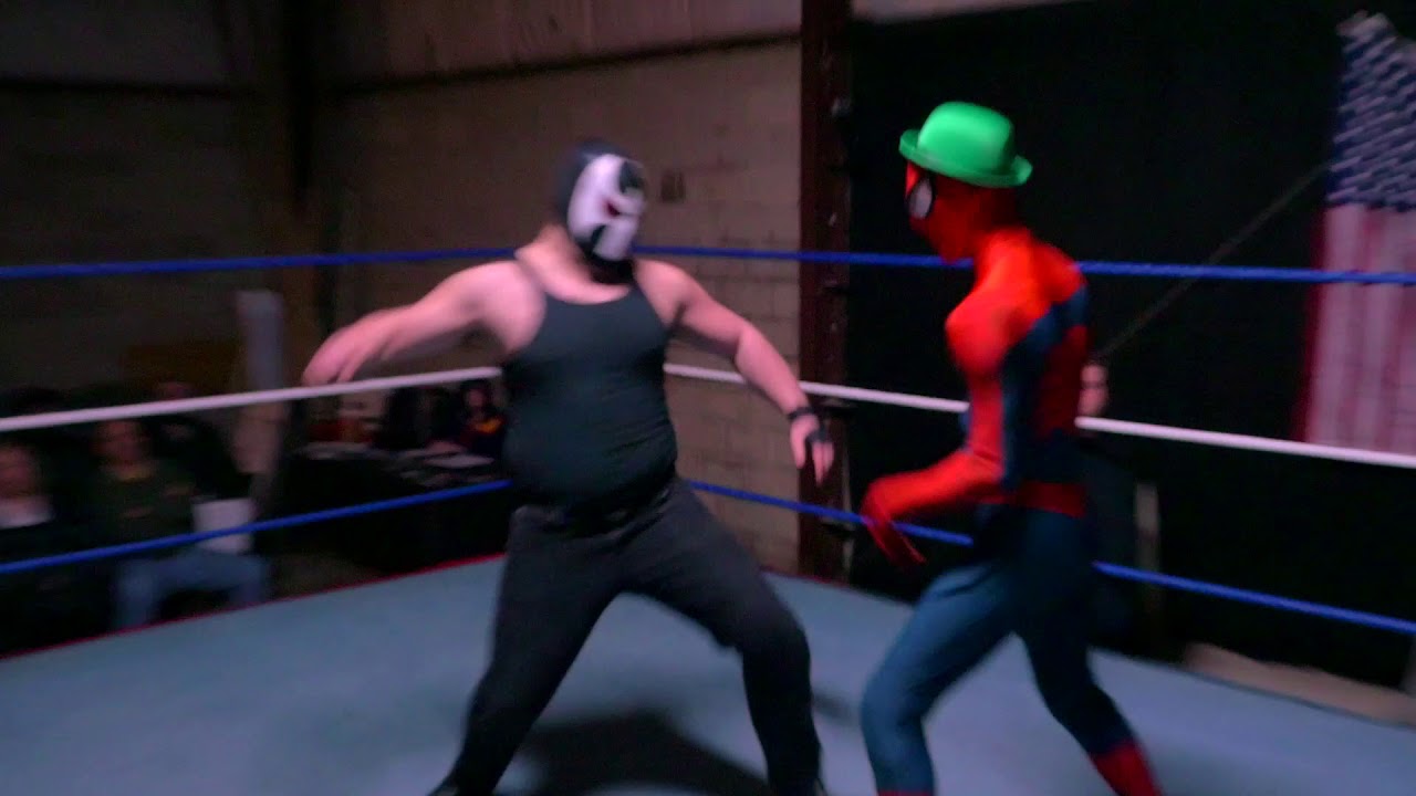 Age of Cosplay Wrestling: Bane vs Spiderman