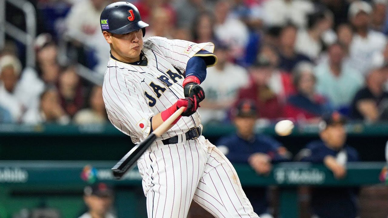 Kazuma Okamoto speaks to reporters for first time after signing with Toronto Blue Jays