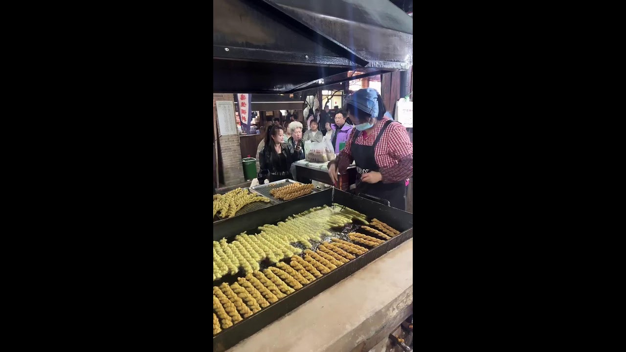 Magical Chinese street food 神奇的中国街头美食  不思議な中国の街グルメ