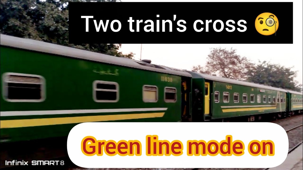Two train's cross 🧐 Pakistan railway zindabad 