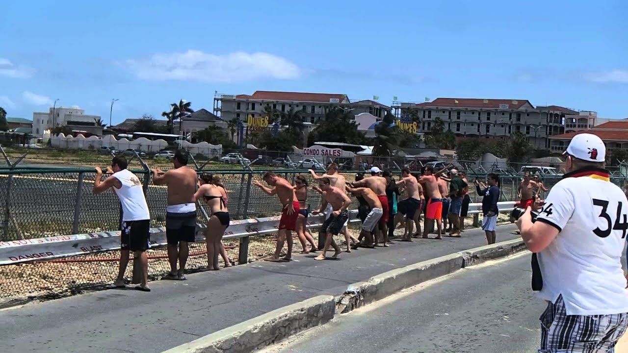 MD-80 jet blast on Maho beach St Martin - rough video unedited